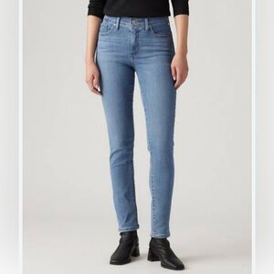 Levi’s Women’s 311 Shaping Skinny Jeans size 33/30 Blue